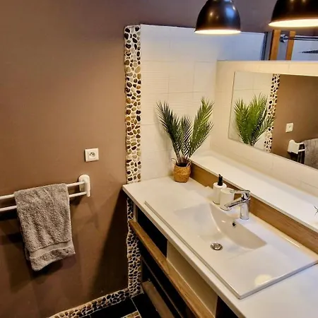 Le Loft De Thau, Standing, Grand Patio, Déco Bohème, Parking, Climatisation *